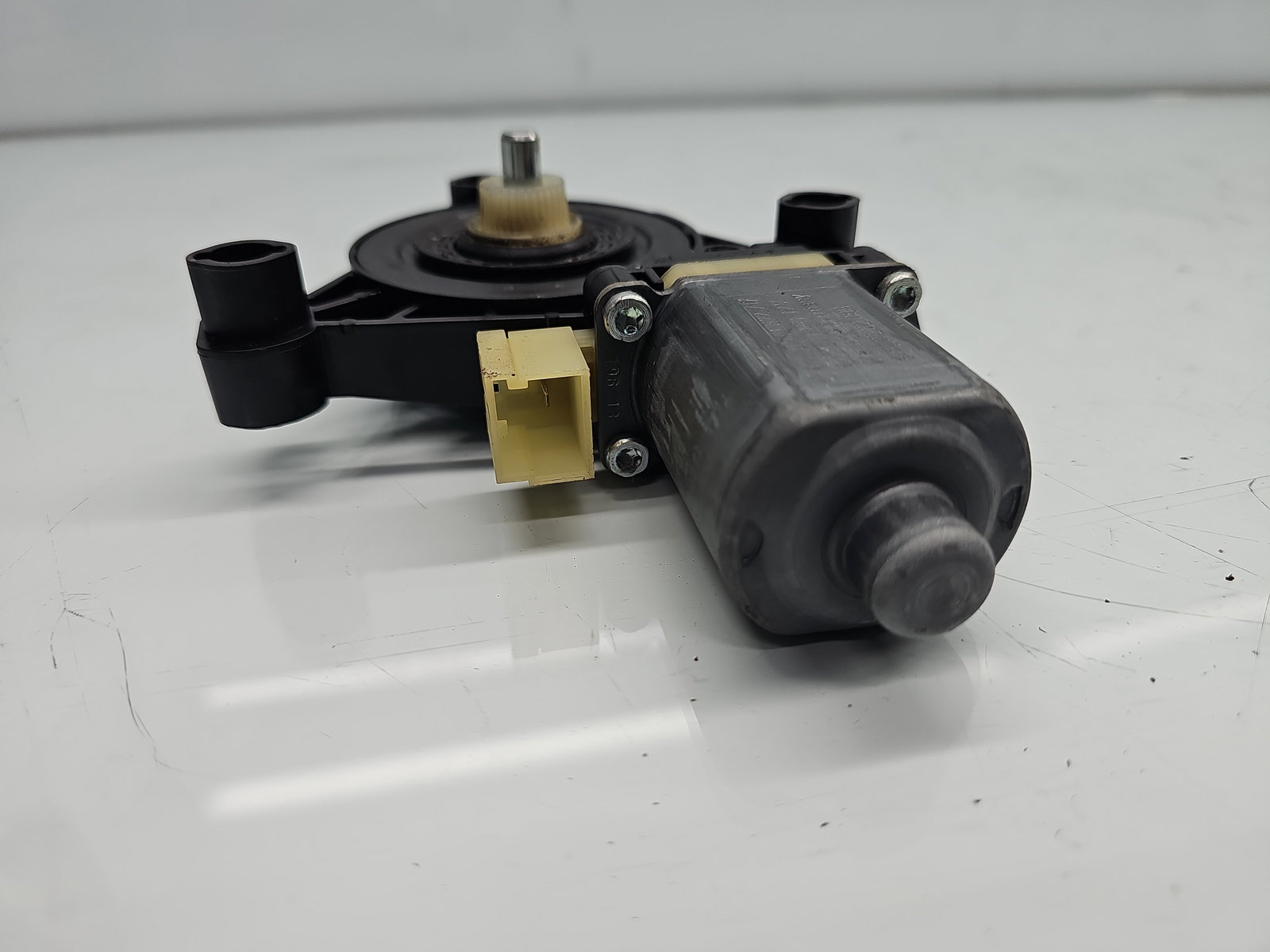 Motoras geam stanga fata Volkswagen Golf 7 (5G) [Fabr 2014-prezent] 5Q0959801B - imagine 3