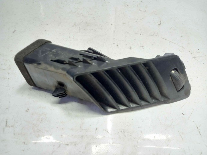 Grila aerisire consola centrala A9068300354 Mercedes Sprinter 3.5-t (906) [Fabr 2006-2013] 2.2