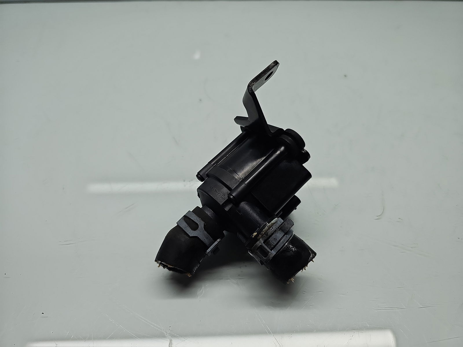 Pompa recirculare apa AUDI A5 (8T3) [Fabr 2007-2015] 04L965559 2.0 TDI CNHA 140KW / 190CP - imagine 4