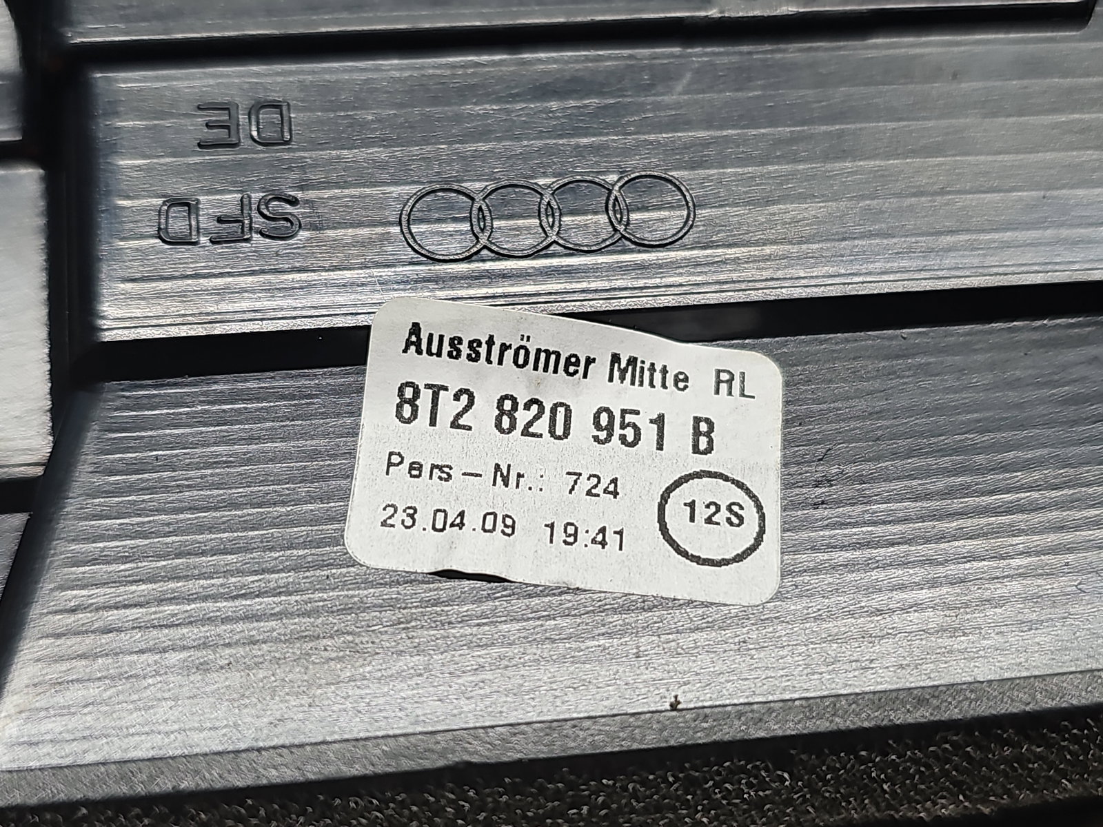 Grila aerisire centrala AUDI A4 (8K5, B8) Avant [Fabr 2008-2015] 8T2820951B - imagine 5