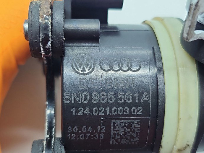 Pompa recirculare apa  Volkswagen Passat B7 (362) [Fabr 2010-2014] 5N0965561A 1.6 TDI CAYC 77KW / 105CP