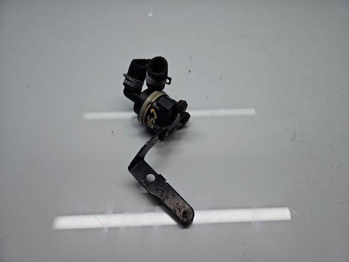 Pompa recirculare apa  Volkswagen Tiguan (5N) [Fabr 2007-2016] 5N0965561A 1.6 TDI CAYC 77KW / 105CP