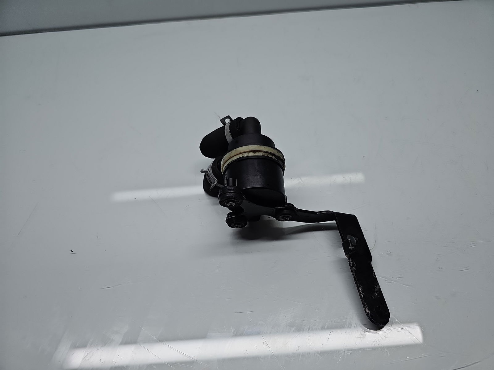 Pompa recirculare apa Volkswagen Tiguan (5N) [Fabr 2007-2016] 5N0965561A 1.6 TDI CAYC 77KW / 105CP - imagine 3