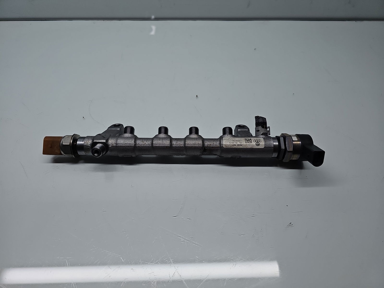 Rampa injectoare AUDI A4 (8K2, B8) [Fabr 2008-2015] 03L130089Q 2.0 TDI CGLC 130KW / 177CP - imagine 1