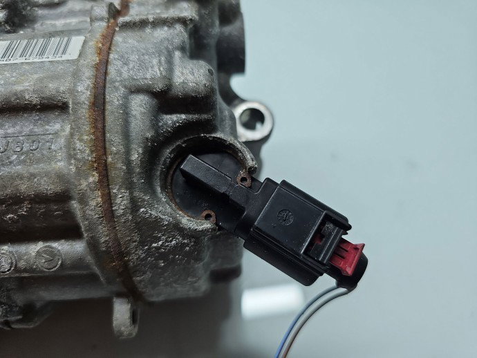 Compresor clima  AUDI A4 (8K2, B8) [Fabr 2008-2015] 8T0260805F 2.0 TDI CGLC 130KW / 177CP