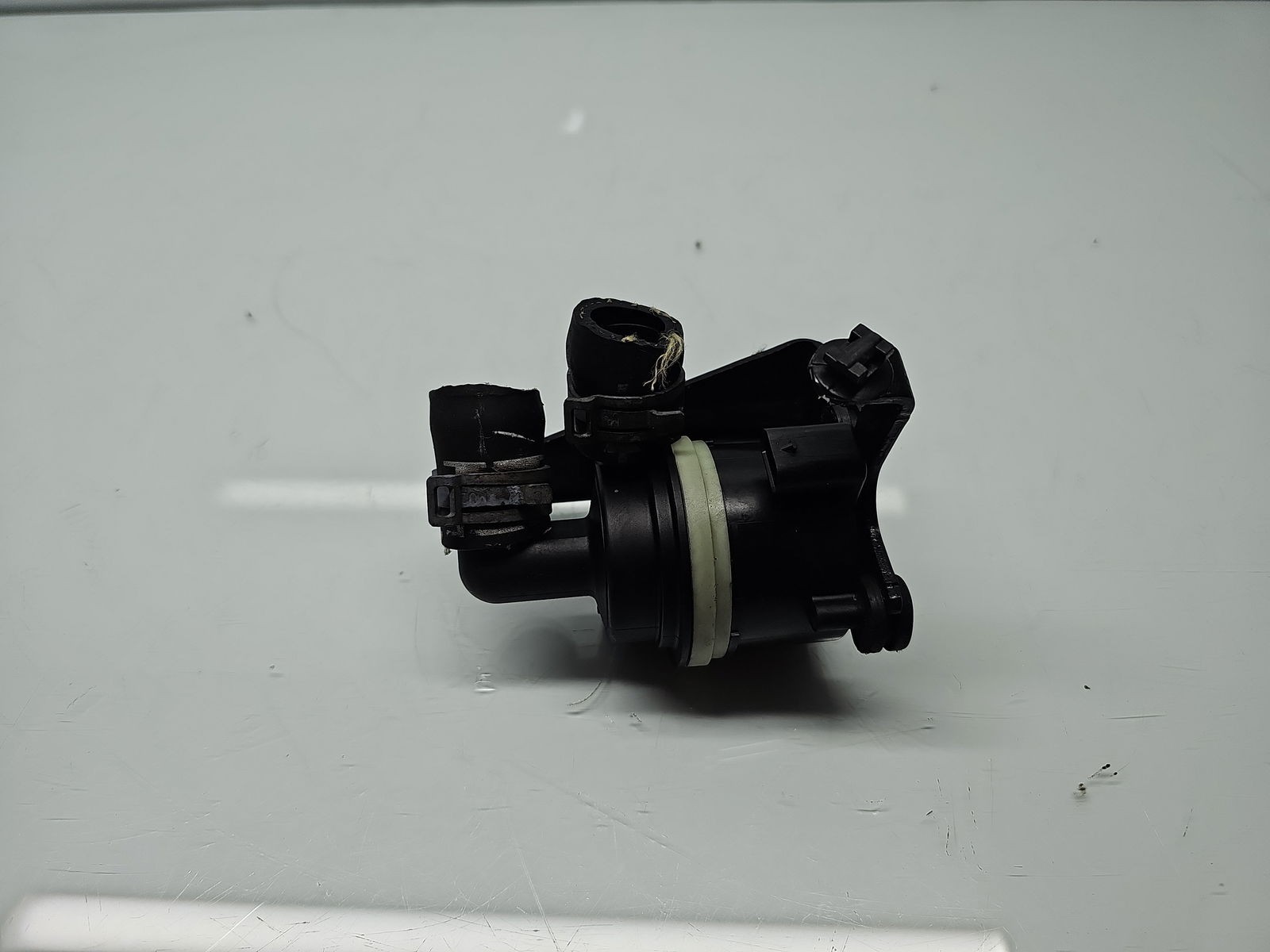 Pompa recirculare apa AUDI Q5 (8RB) [ Fabr 2008-2016] 5N0965561A 2.0 TDI CGLC 130KW / 177CP - imagine 4