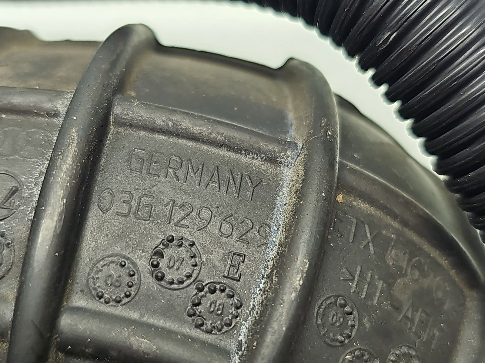 Tub admisie aer AUDI Q5 (8RB) [ Fabr 2008-2016] 03G129629E 2.0 TDI CGLC 130KW / 177CP - imagine 2