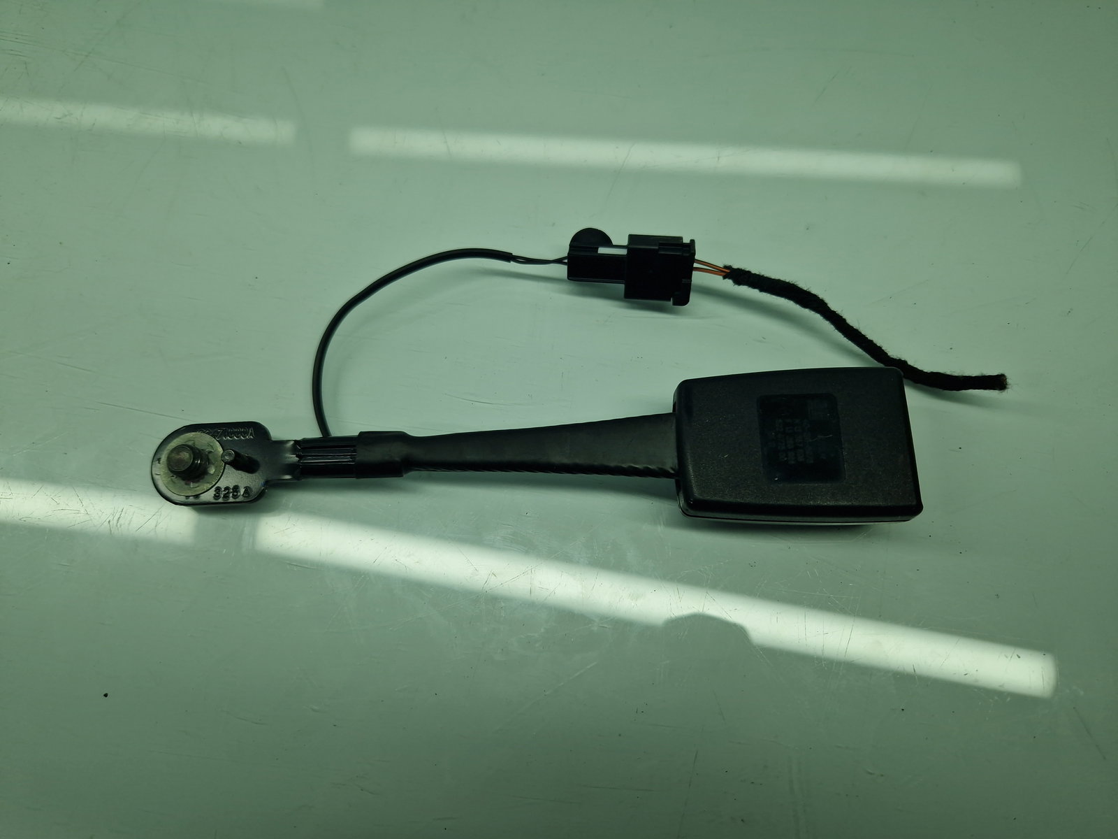 Capsa centura dreapta fata Opel Astra J [Fabr 2009-2015] 13368956 - imagine 2