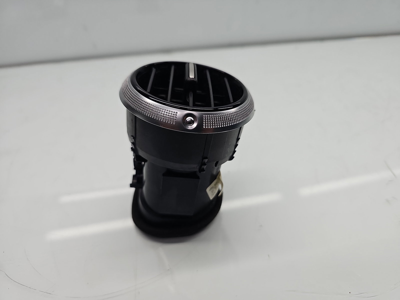 Grila aerisire centrala AUDI A3 Sportback (8PA) [Fabr 2004-2013] Facelift 8P0820901A - imagine 1