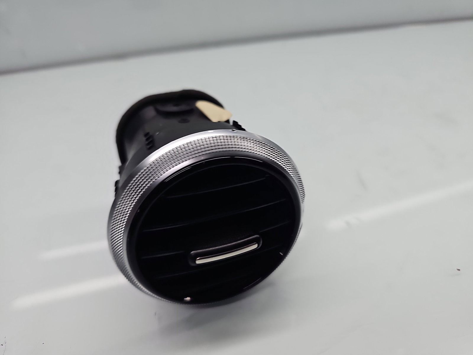 Grila aerisire centrala AUDI A3 Sportback (8PA) [Fabr 2004-2013] Facelift 8P0820901A - imagine 4