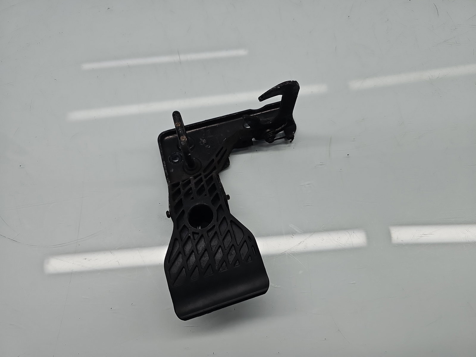 Maner deschidere capota AUDI A3 Sportback (8PA) [Fabr 2004-2013] Facelift 8P0823480B - imagine 2