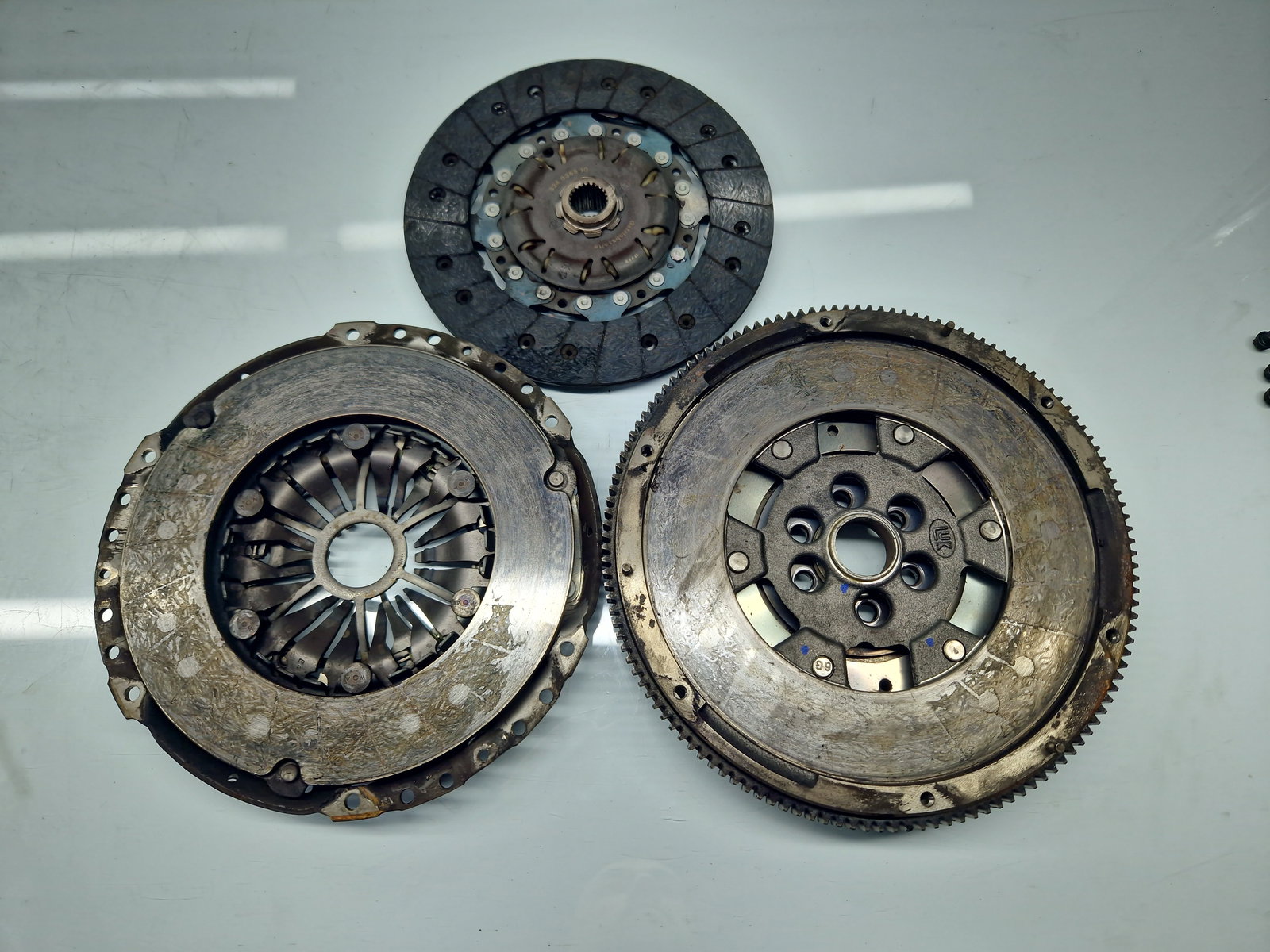 Kit ambreiaj volanta masa dubla Volkswagen Passat CC (357) [Fabr 2008-2012] 2.0 TDI CFFB 124035410 103KW / 140CP - imagine 1