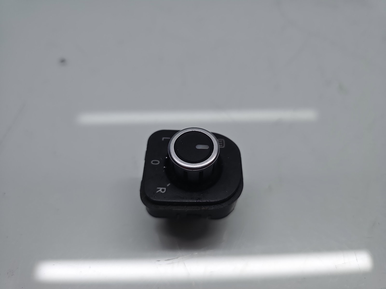 Buton reglaj oglinzi Volkswagen Passat CC (357) [Fabr 2008-2012] 5K2959565 - imagine 1