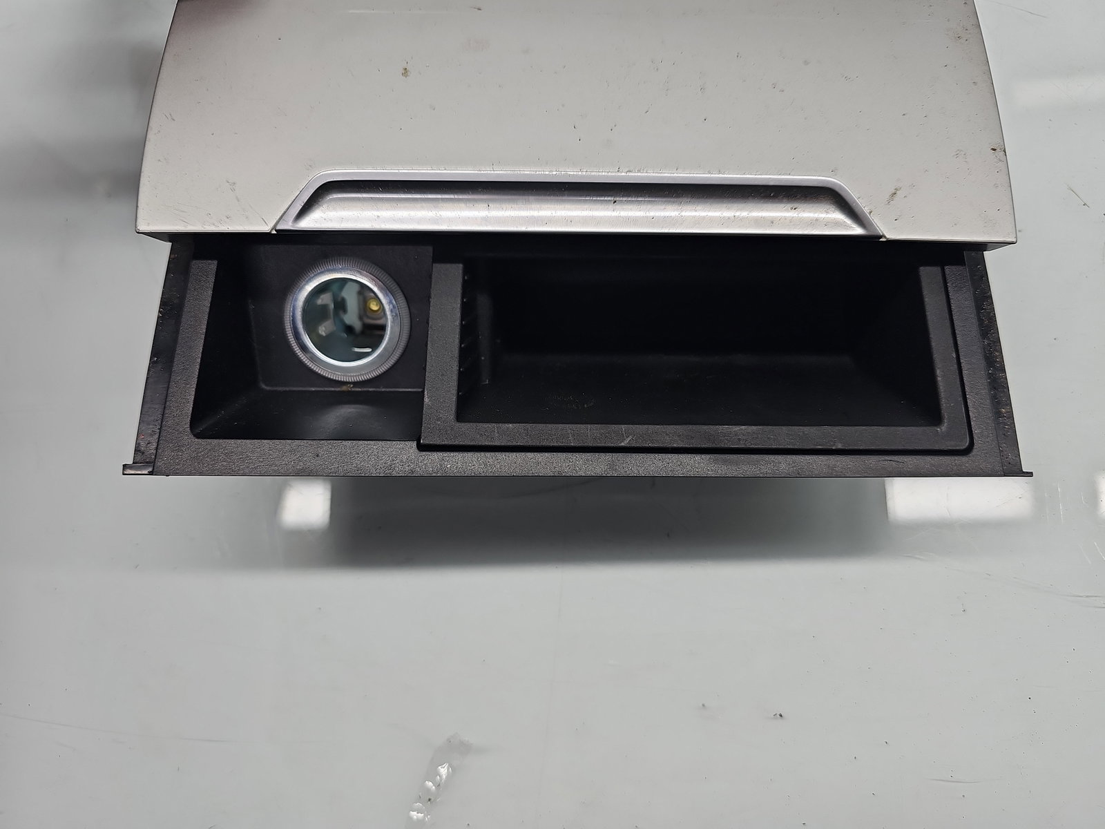 Scrumiera Volkswagen Passat B8 Variant (3G5) [Fabr 2015-prezent] 3G2863284A - imagine 3