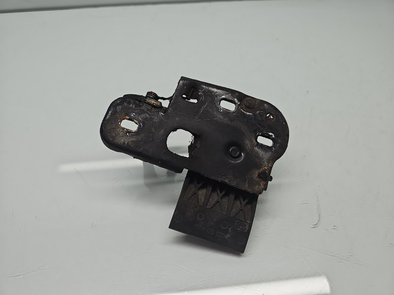 Maner deschidere capota Volkswagen Passat CC (357) [Fabr 2008-2012] 3C8823480A - imagine 1