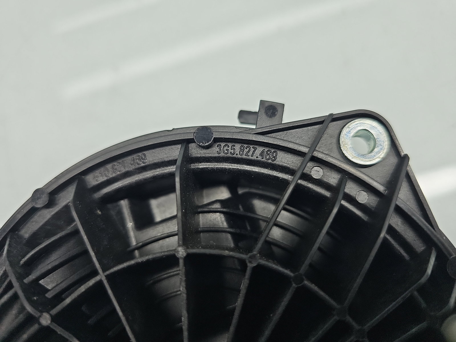 Maner haion Volkswagen Passat B8 Variant (3G5) [Fabr 2015-prezent] 3G5827469 - imagine 4