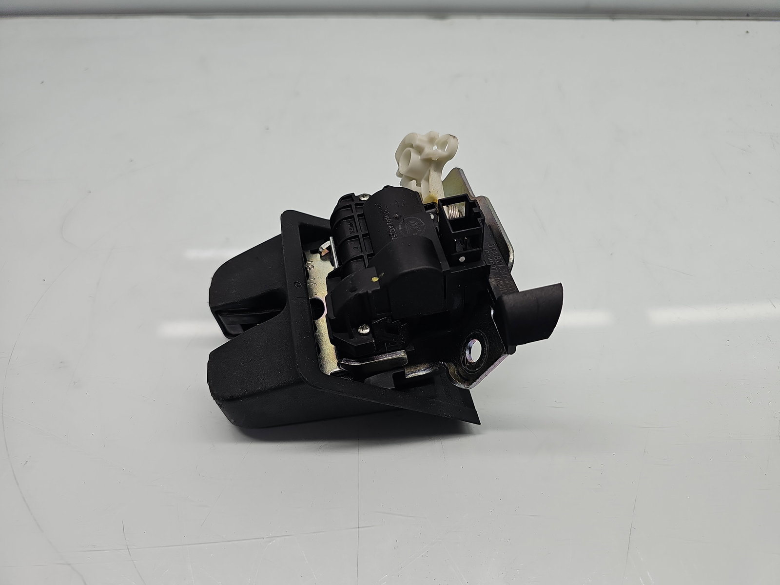 Broasca haion Volkswagen Passat B8 Variant (3G5) [Fabr 2015-prezent] 5TA827505D - imagine 2