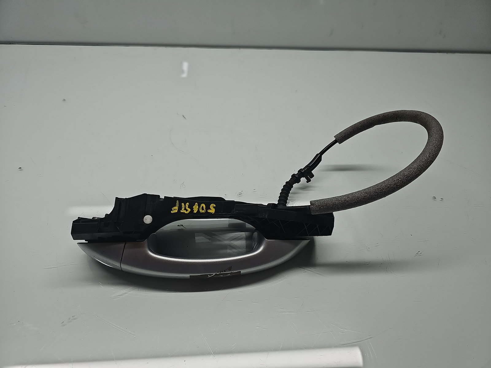 Maner usa stanga fata Volkswagen Golf 6 (5K1) [Fabr 2009-2013] 5N0837017D - imagine 1