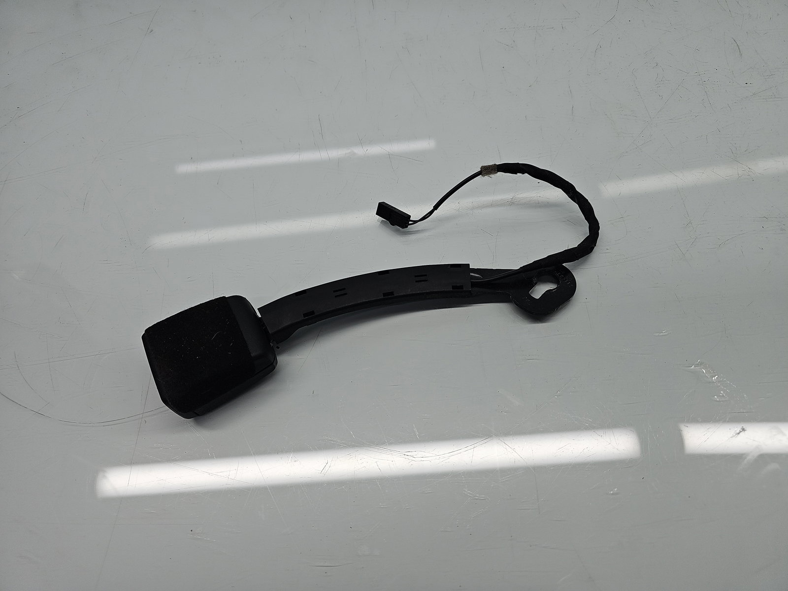 Capsa centura stanga fata Volkswagen Passat B8 Variant (3G5) [Fabr 2015-prezent] 3G0857755F - imagine 2