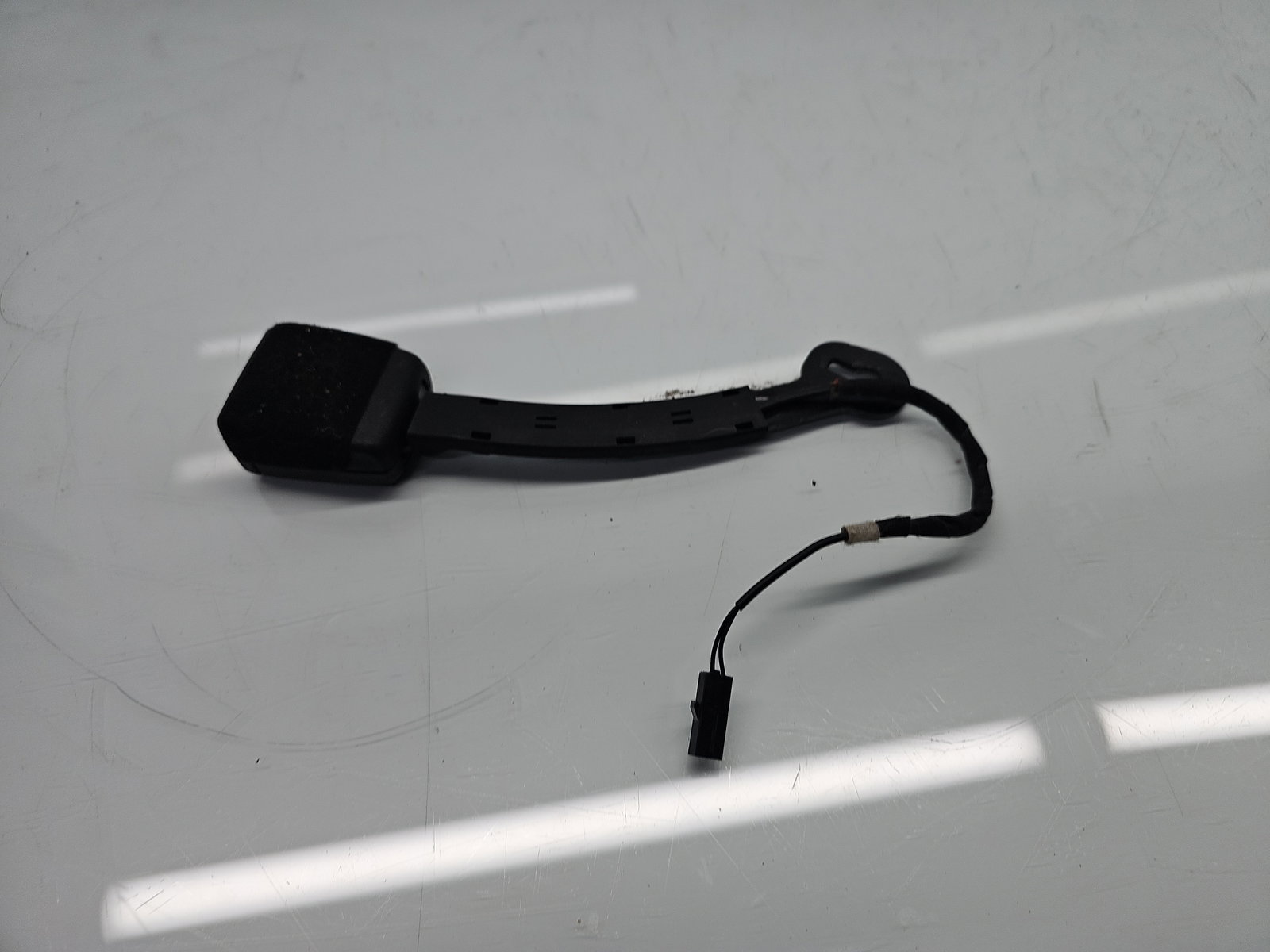 Capsa centura dreapta fata Volkswagen Passat B8 Variant (3G5) [Fabr 2015-prezent] 3G0857756H - imagine 1