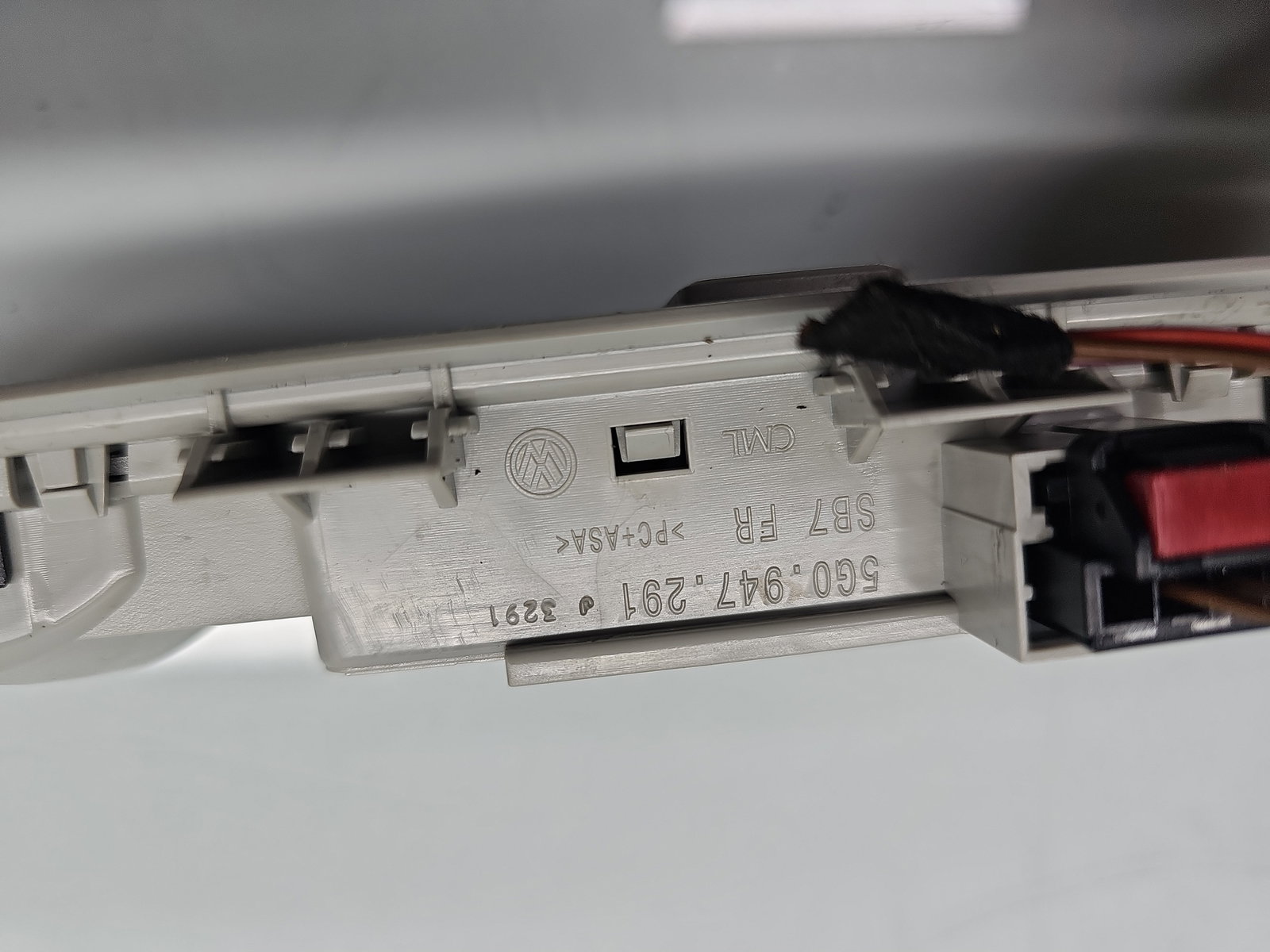 Plafoniera spate Volkswagen Golf 7 (5G) [Fabr 2014-prezent] 5G0947291 - imagine 4