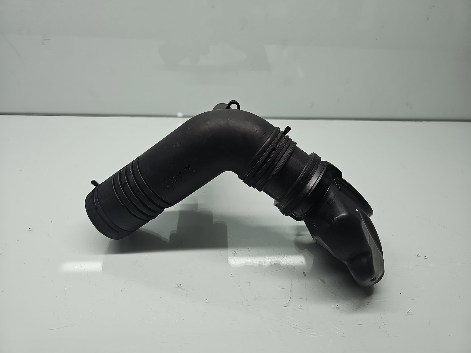 Tub admisie aer Seat Leon (5F1) [Fabr 2012-2018] 04E129651D 2.0 TDI CZEA 110KW / 150CP - imagine 1