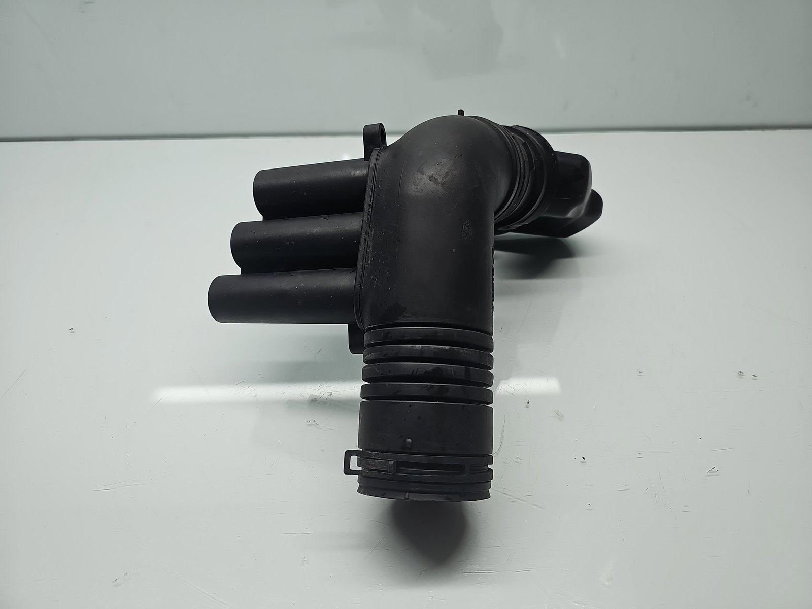 Tub admisie aer Seat Leon (5F1) [Fabr 2012-2018] 04E129651D 2.0 TDI CZEA 110KW / 150CP - imagine 2