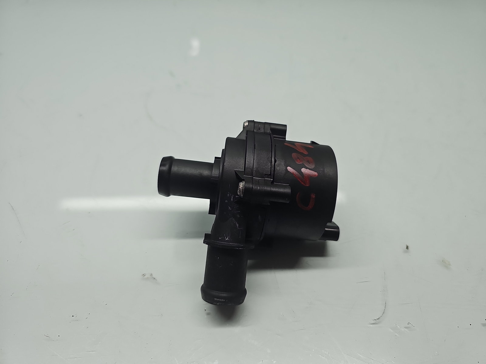 Pompa recirculare apa Seat Leon (5F1) [Fabr 2012-2018] 5Q0965567 2.0 TDI CZEA 110KW / 150CP - imagine 1