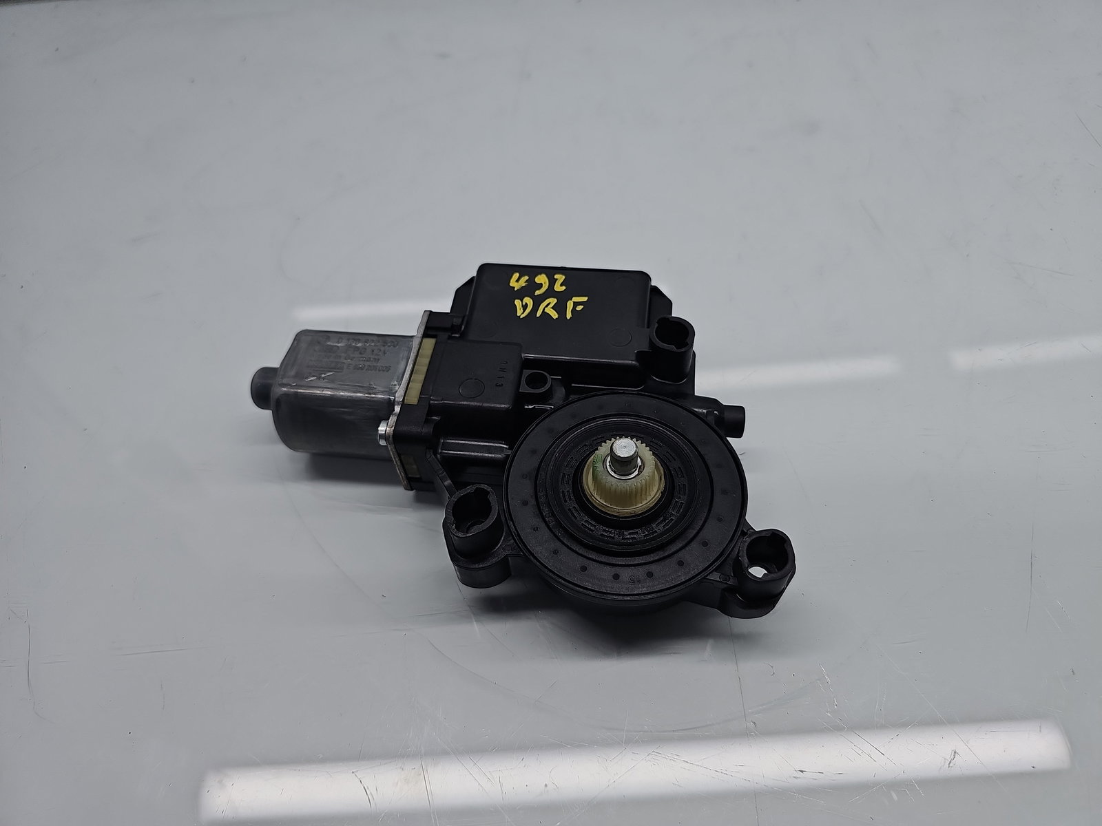 Motoras geam dreapta fata Volkswagen Polo (6R) [Fabr 2009-2016] 6R0959802AB - imagine 1