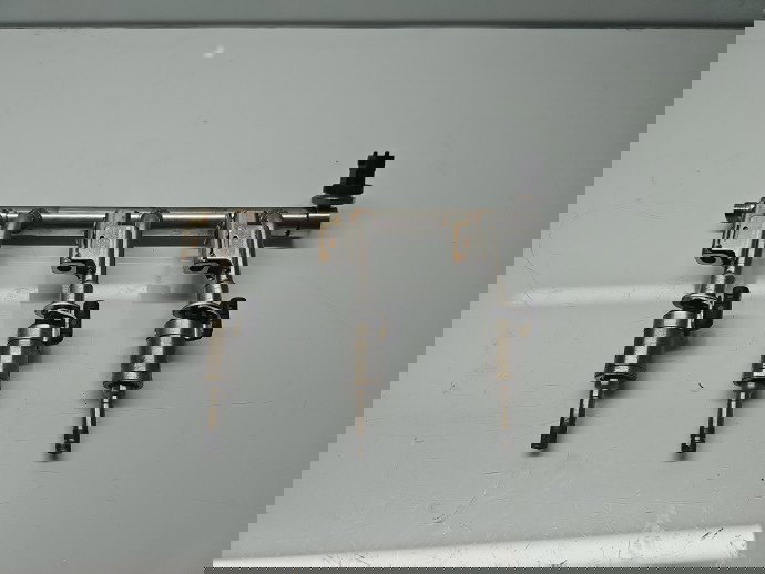 Rampa injectoare Ford Focus 3 Hatchback [Fabr 2011-2015] CM5G-9D280-HA 1.0 Benz M1DA 92KW / 125CP