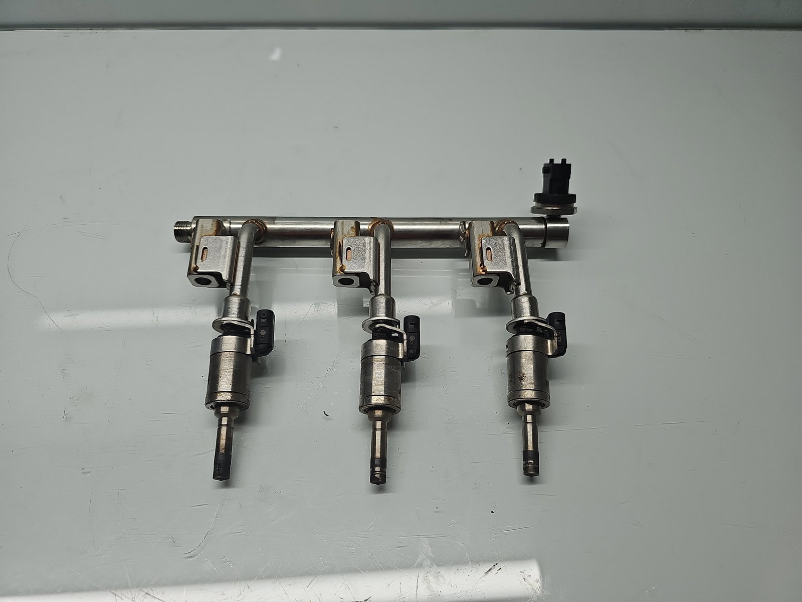 Rampa injectoare Ford Focus 3 Hatchback [Fabr 2011-2015] CM5G-9D280-HA 1.0 Benz M1DA 92KW / 125CP - imagine 1