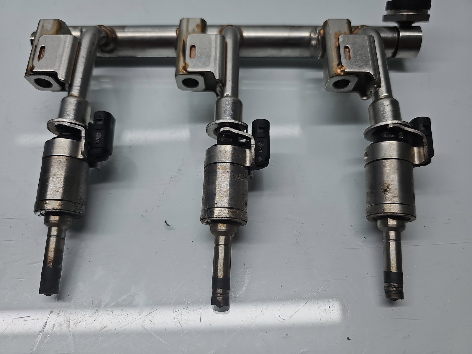 Rampa injectoare Ford Focus 3 Hatchback [Fabr 2011-2015] CM5G-9D280-HA 1.0 Benz M1DA 92KW / 125CP - imagine 3