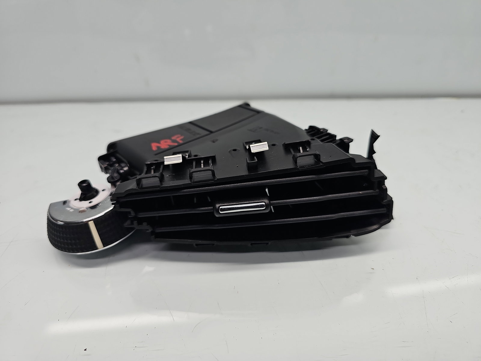 Grila aerisire centrala dreapta Ford Focus 3 Hatchback [Fabr 2011-2015] BM51-A014L20BE-3JA6 - imagine 1