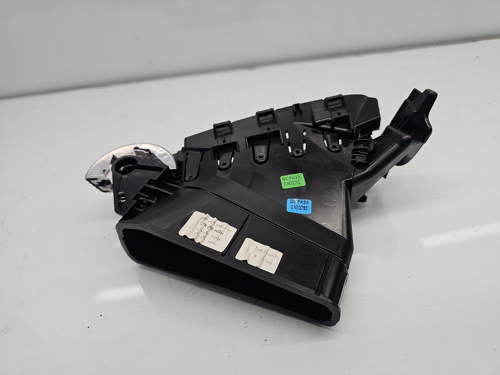 Grila aerisire centrala dreapta Ford Focus 3 Hatchback [Fabr 2011-2015] BM51-A014L20BE-3JA6 - imagine 2