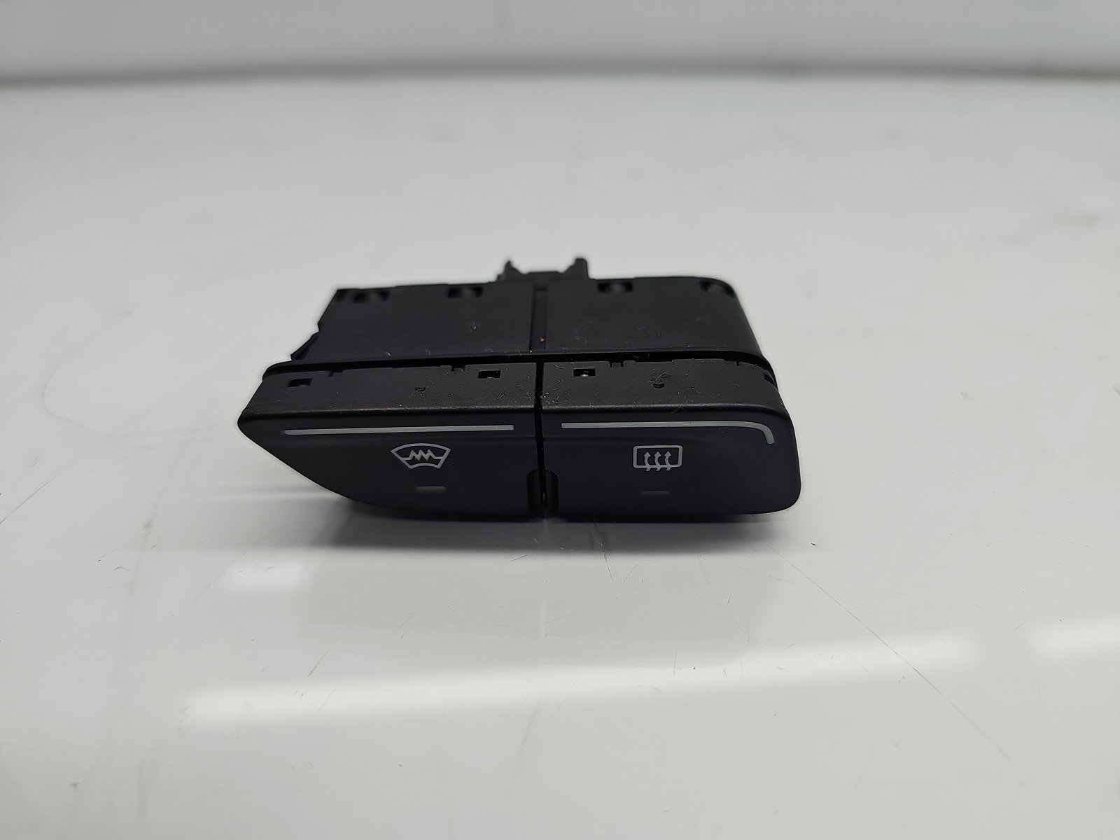 Butoane comenzi consola centrala Ford Focus 3 Hatchback [Fabr 2011-2015] AM5T-18K574-AB - imagine 1