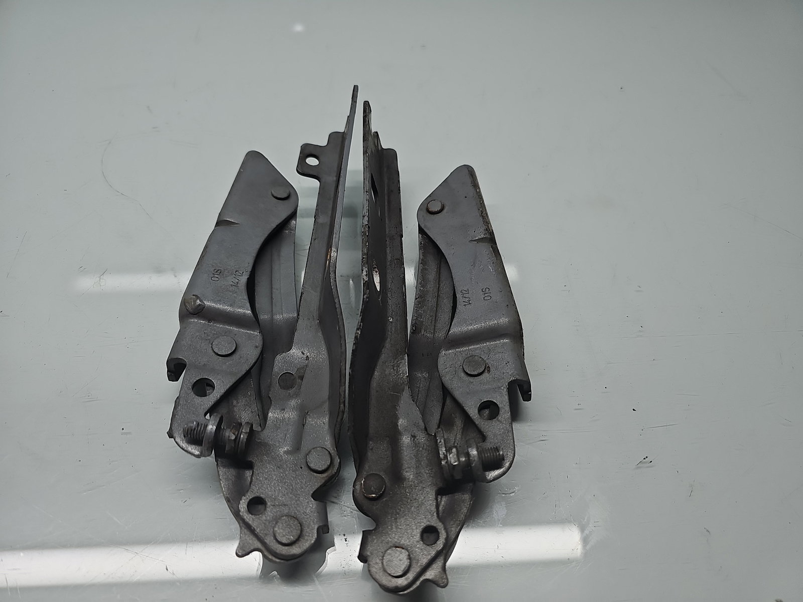 Set balamale capota Volkswagen Golf 6 (5K1) [Fabr 2009-2013] 5K0823301C/5K0823302C - imagine 2