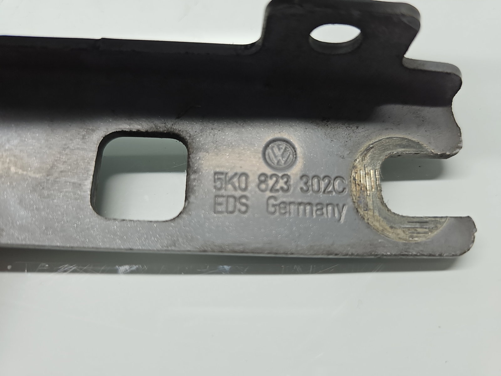 Set balamale capota Volkswagen Golf 6 (5K1) [Fabr 2009-2013] 5K0823301C/5K0823302C - imagine 5