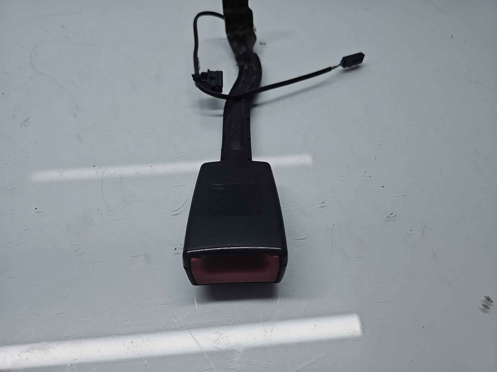 Capsa centura dreapta fata Volkswagen Golf 6 (5K1) [Fabr 2009-2013] 1K4857756T - imagine 3