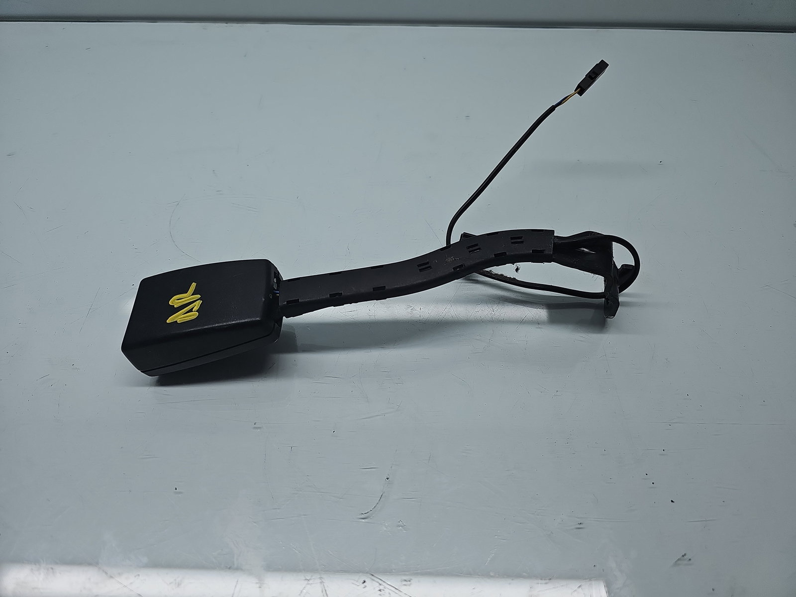 Capsa centura dreapta fata Volkswagen Golf 6 (5K1) [Fabr 2009-2013] 1K4857756T - imagine 4