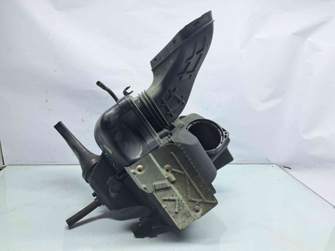 Carcasa filtru aer Audi Q5 (8RB) [Fabr 2008-2016] 8K0133837T 2.0 TDI CAHA  