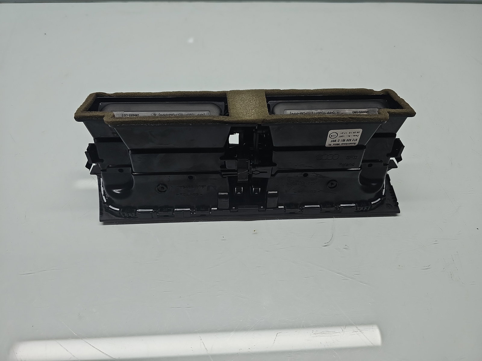 Grila aerisire centrala AUDI A5 (8T3) [Fabr 2007-2015] 8T2820951D - imagine 3