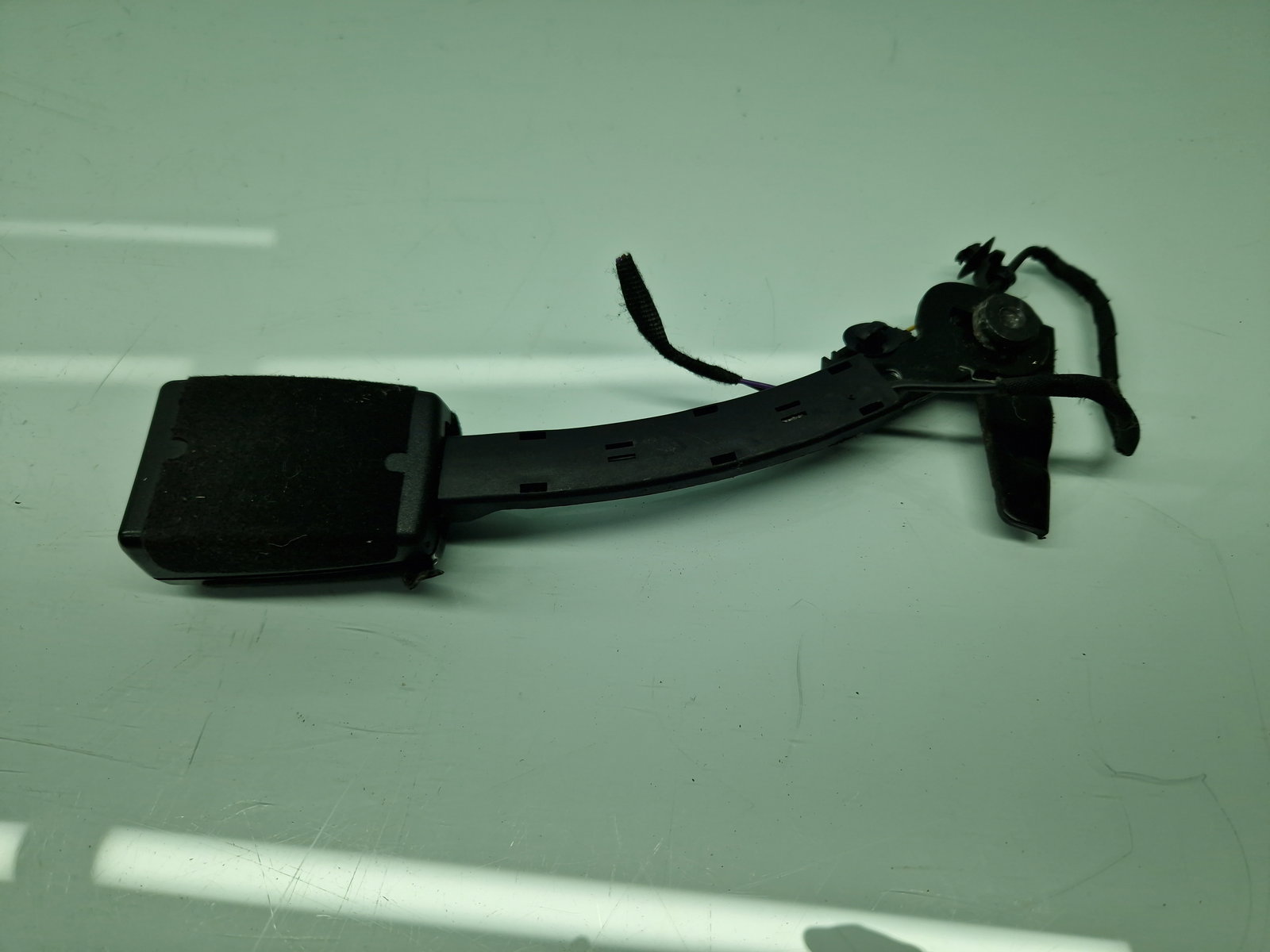 Capsa centura dreapta fata Seat Leon (5F1) [Fabr 2012-2018] 5F0857756A - imagine 2