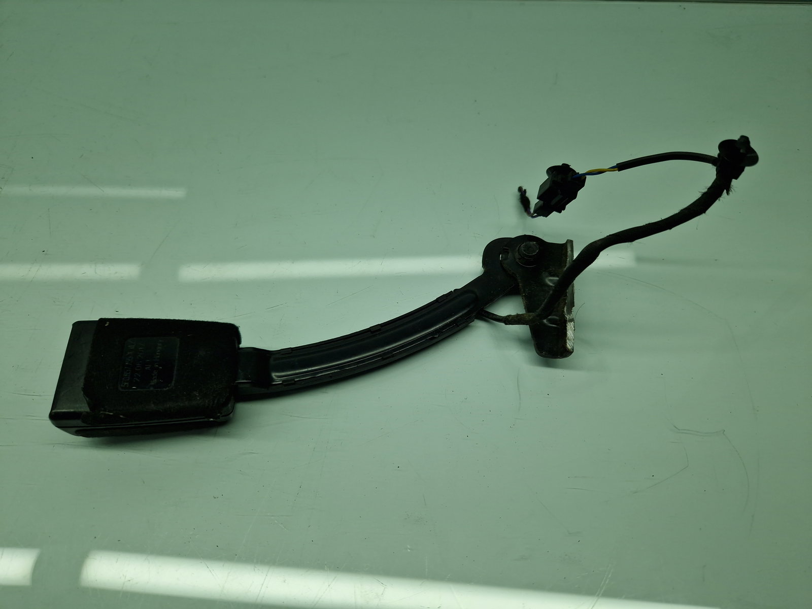 Capsa centura stanga fata Seat Leon (5F1) [Fabr 2012-2018] 5F0857755A - imagine 1