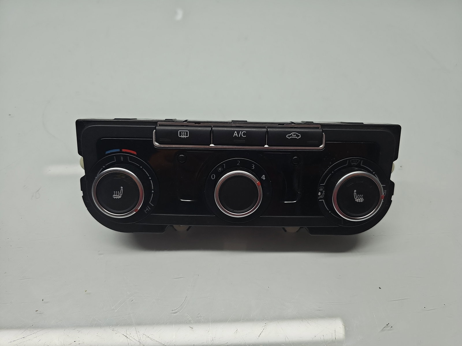 Panou comanda clima Volkswagen Scirocco (137) Coupe [Fabr 2008-2017] 7N0907426CA - imagine 1