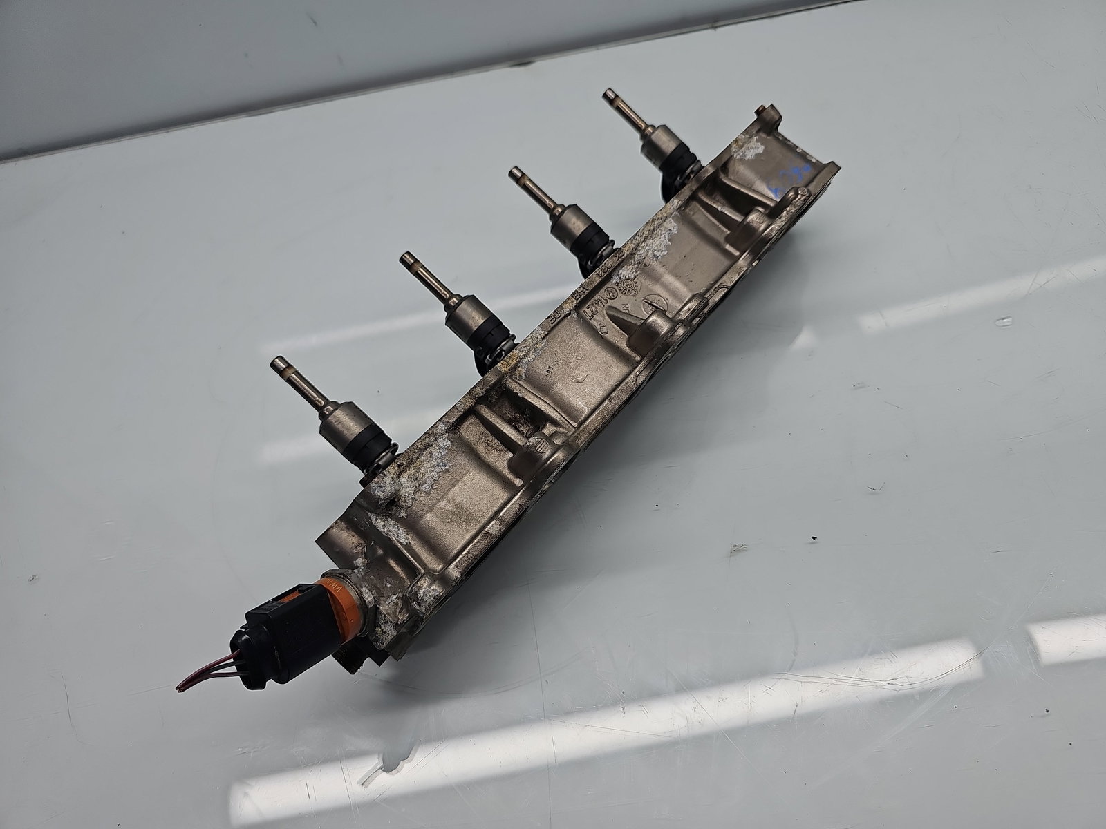 Rampa injectoare Volkswagen Scirocco (137) Coupe [Fabr 2008-2017] OEM 1.4 TSI CAXA 90KW / 122CP - imagine 4