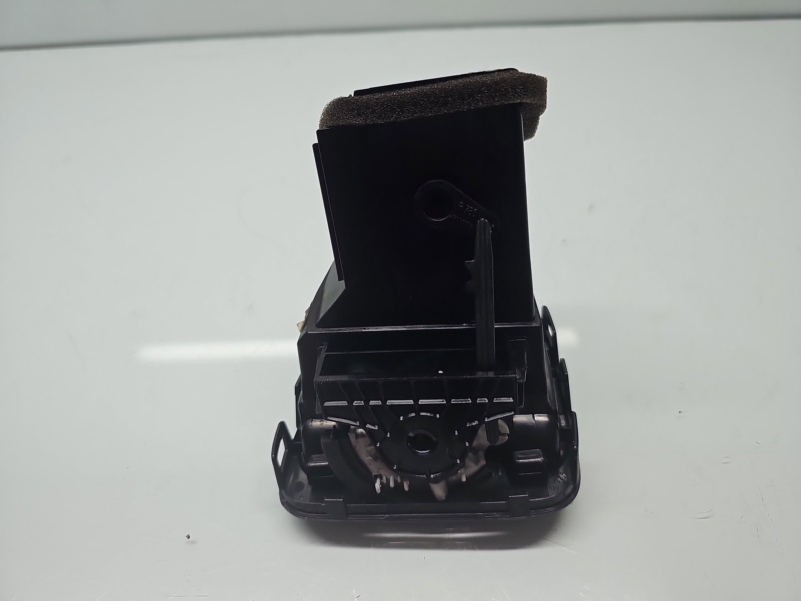 Grila aerisire dreapta Volkswagen Scirocco (137) Coupe [Fabr 2008-2017] 1Q0819704K - imagine 4