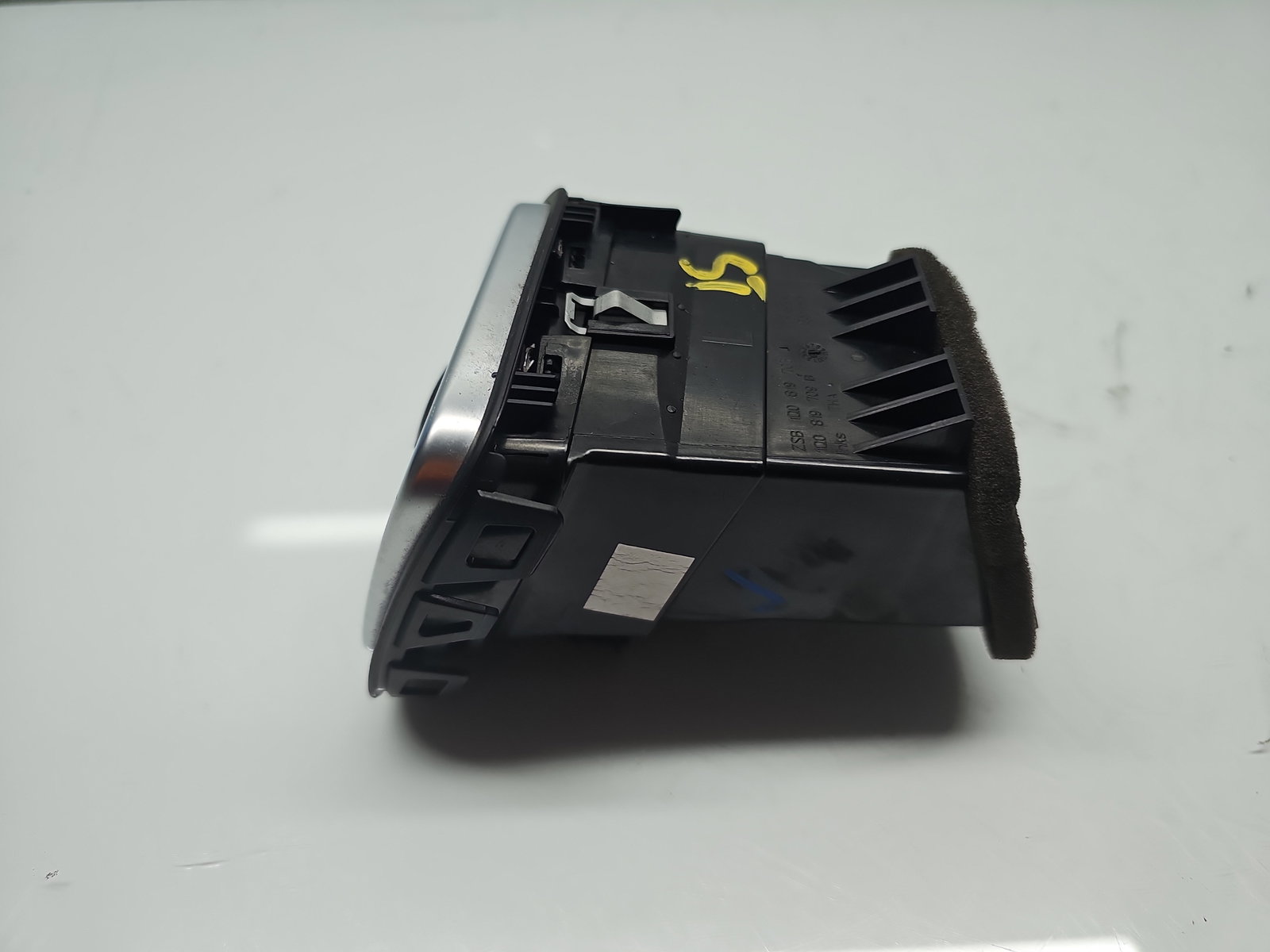 Grila aerisire stanga Volkswagen Scirocco (137) Coupe [Fabr 2008-2017] 1Q0819703J - imagine 2