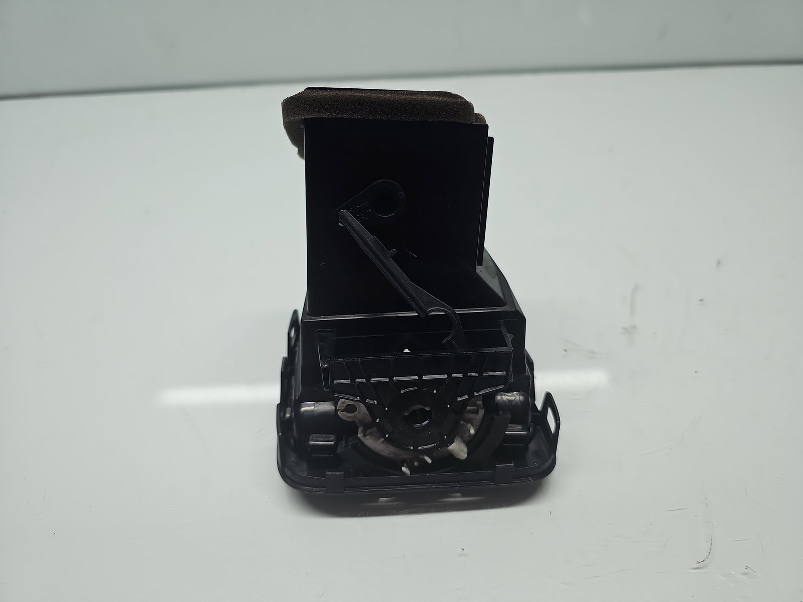 Grila aerisire stanga Volkswagen Scirocco (137) Coupe [Fabr 2008-2017] 1Q0819703J - imagine 4