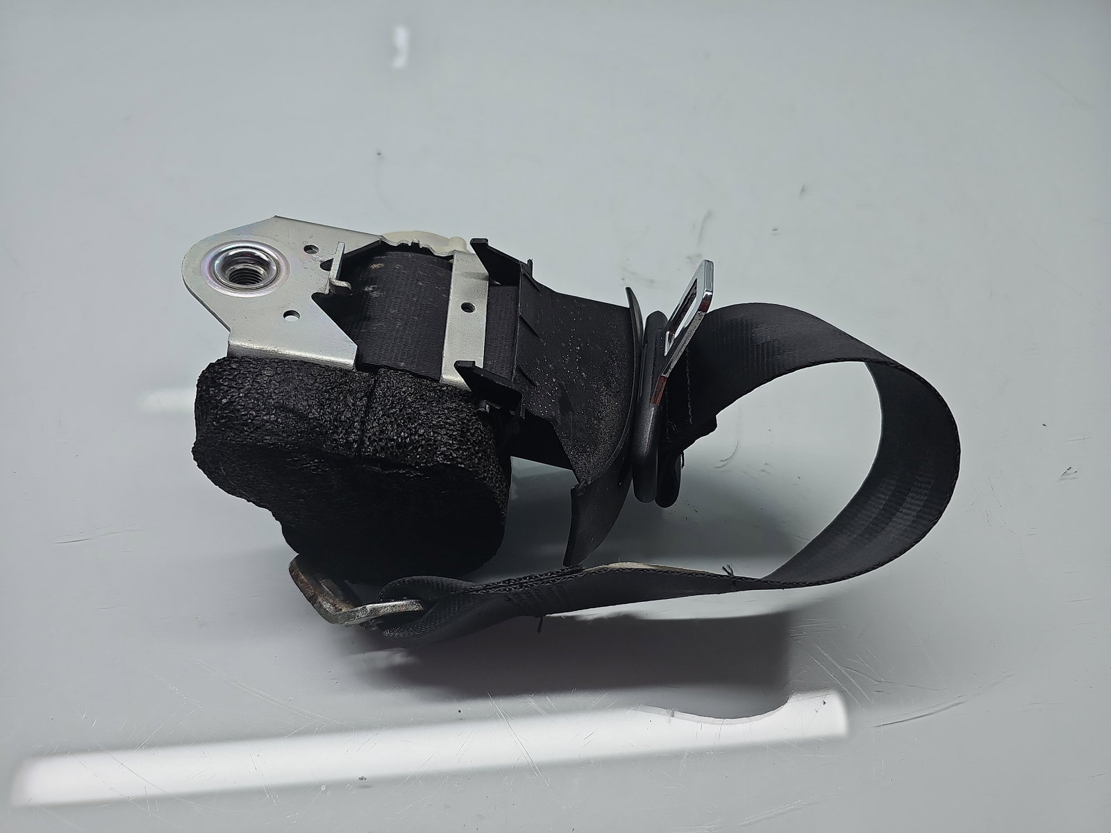 Centura stanga spate Volkswagen Scirocco (137) Coupe [Fabr 2008-2017] 1K8857805 - imagine 1