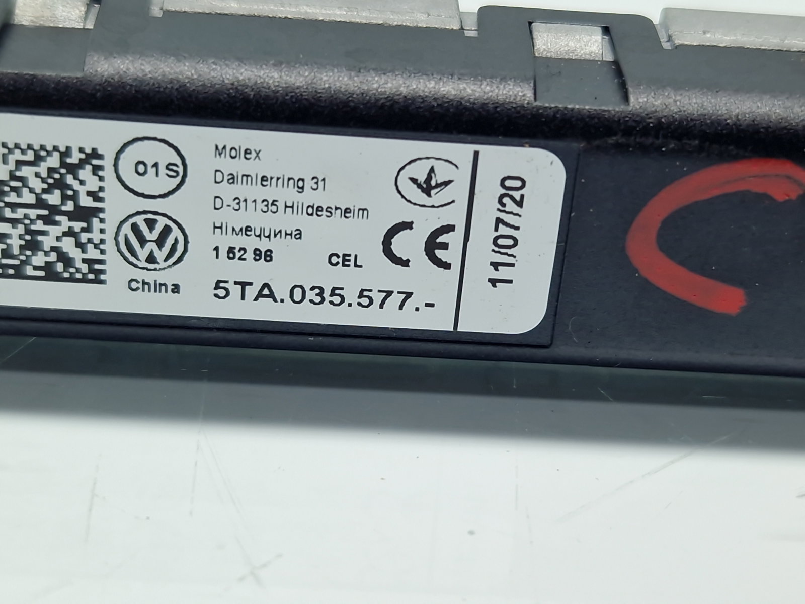 Amplificator antena Volkswagen Touran (5T1) R-line [Fabr 2015-prezent] 5TA035577 - imagine 4